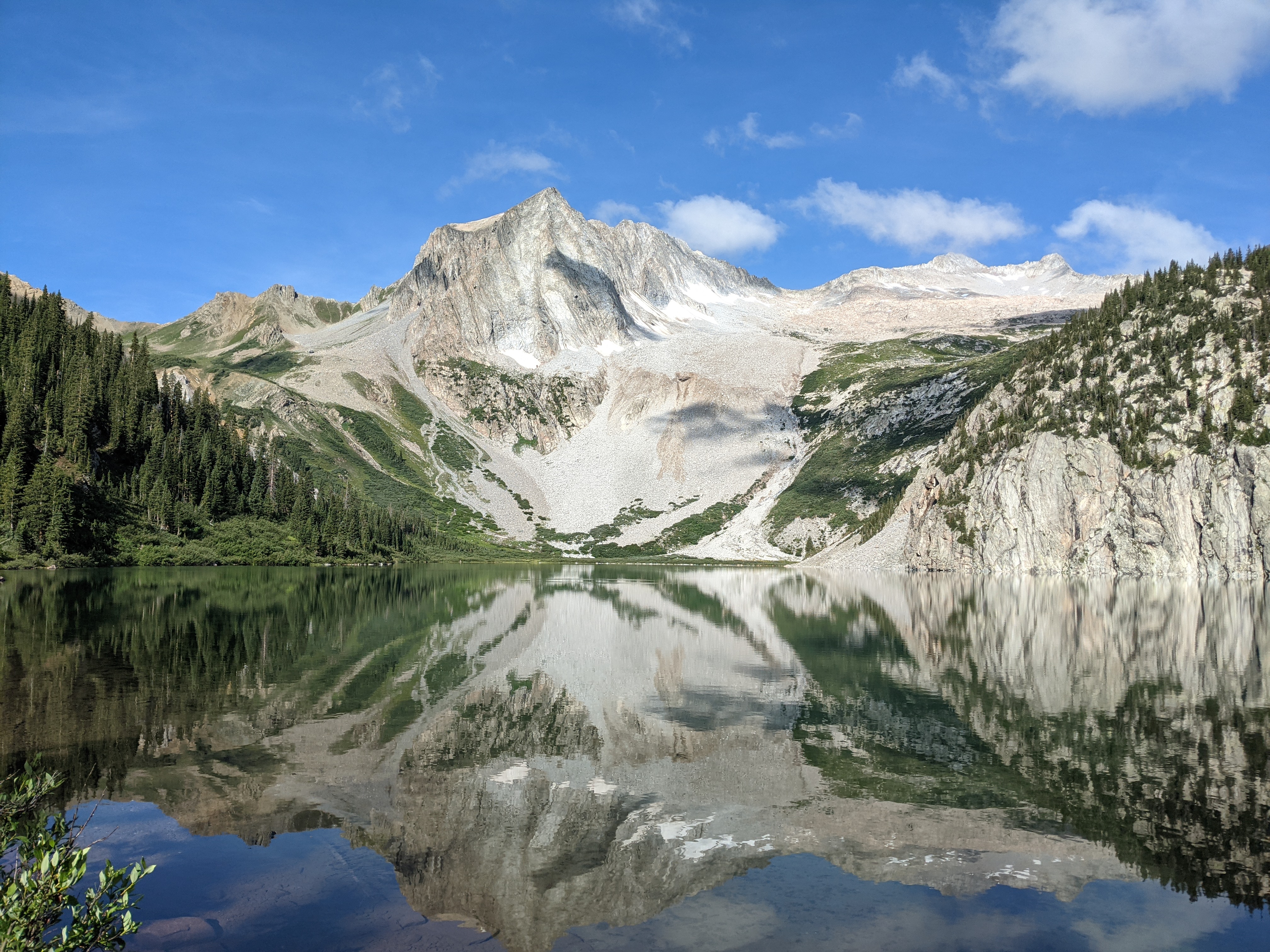 Snowmass Lake, the first major stopping point on Four Pass Loop.